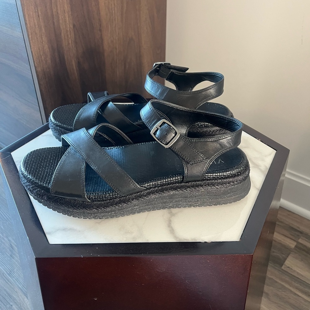 Vionic Mar black platform sandal 11